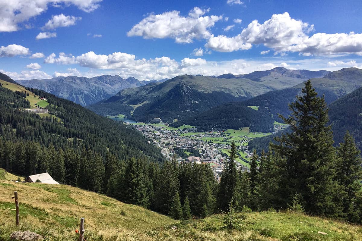 Ausblick auf den Ort Davos